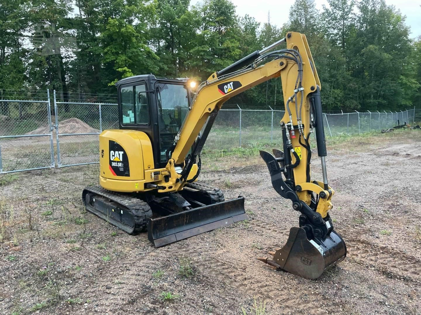 Caterpillar 30350 CR Mini Excavator