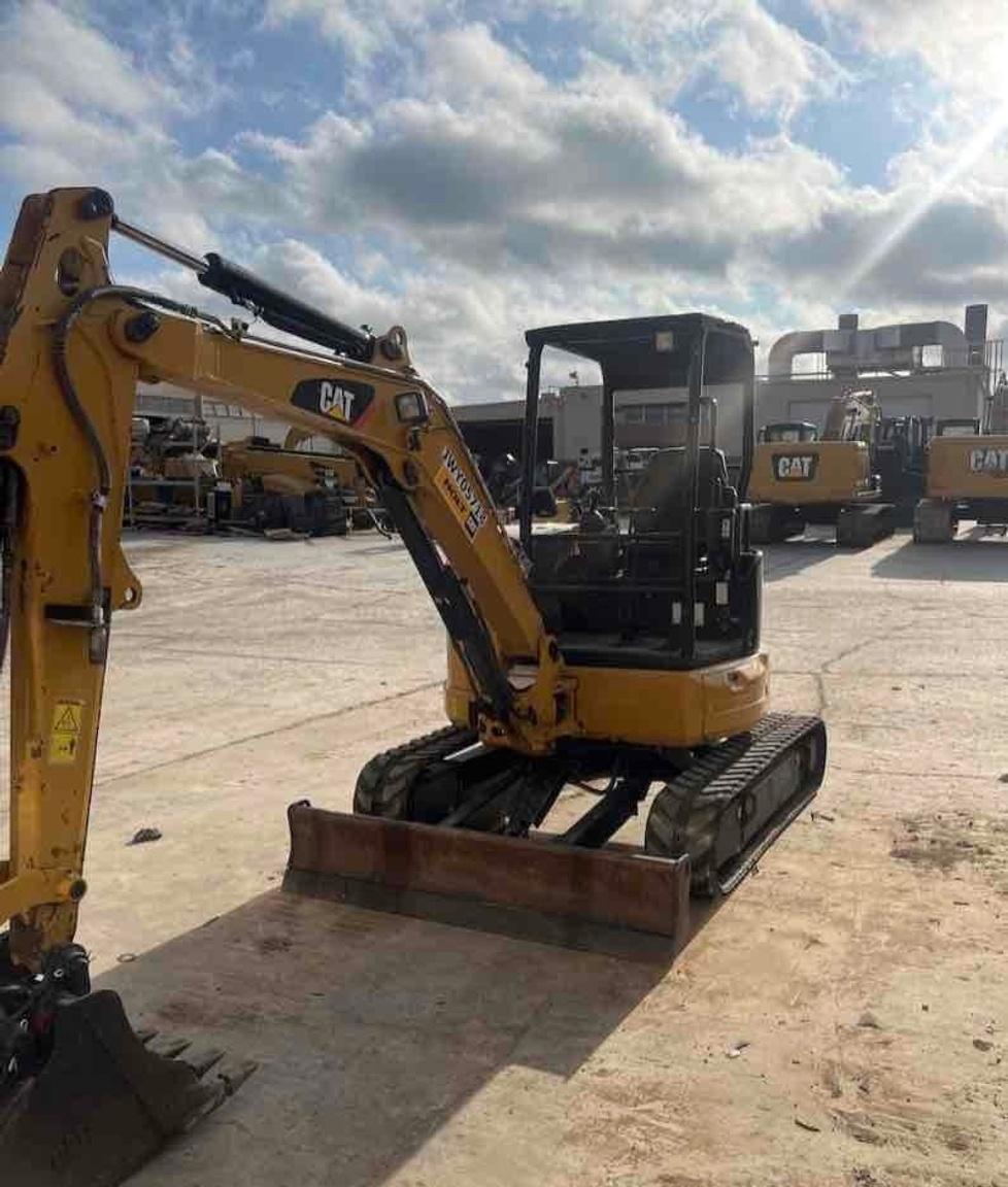 Cat 30350 CR Excavator