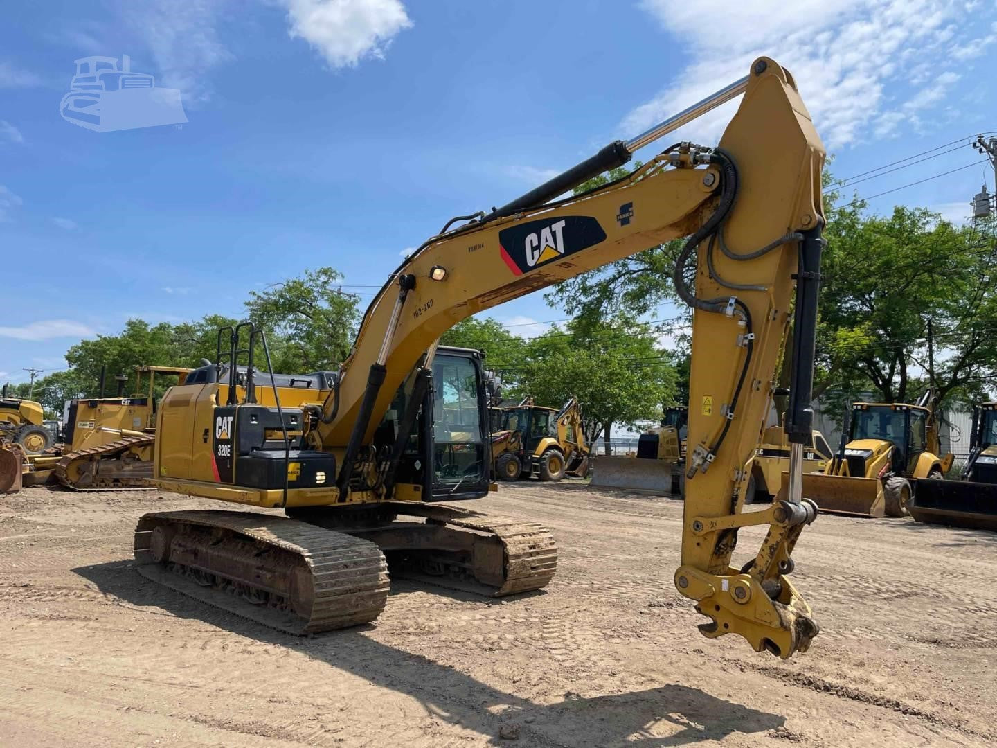 Caterpillar 320EL Excavator