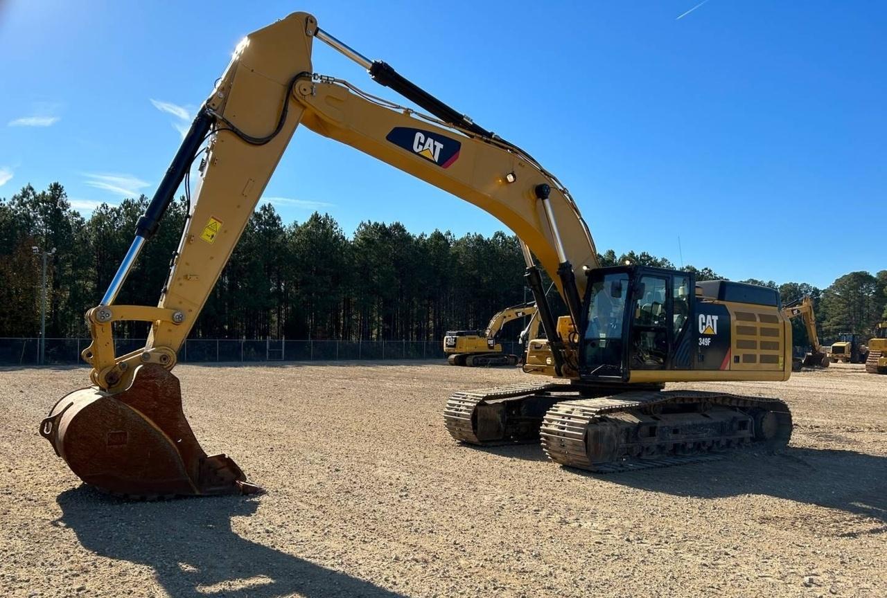 Cat 30350 CR Excavator