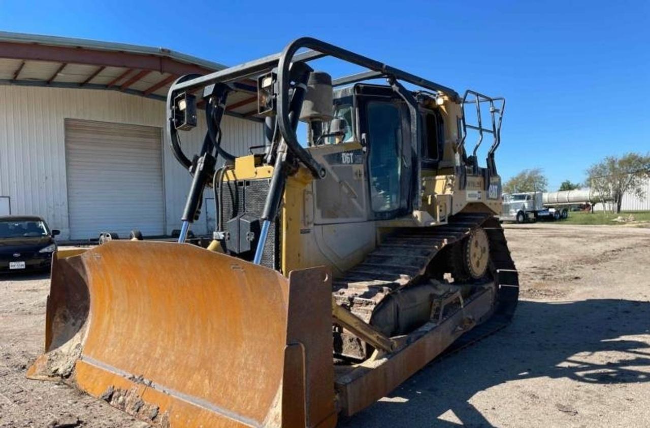 Cat D6T Dozer