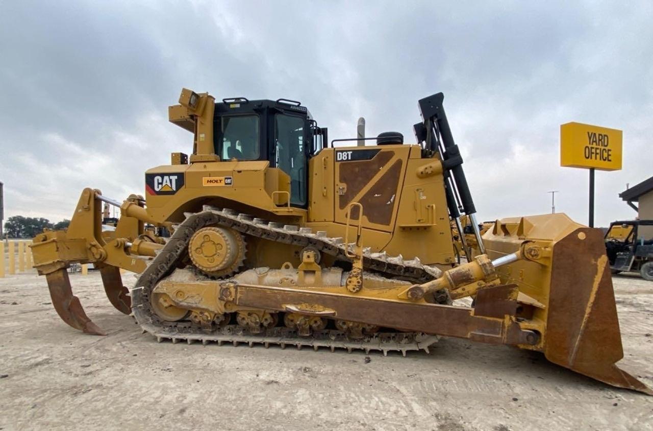 Cat D8T Dozer