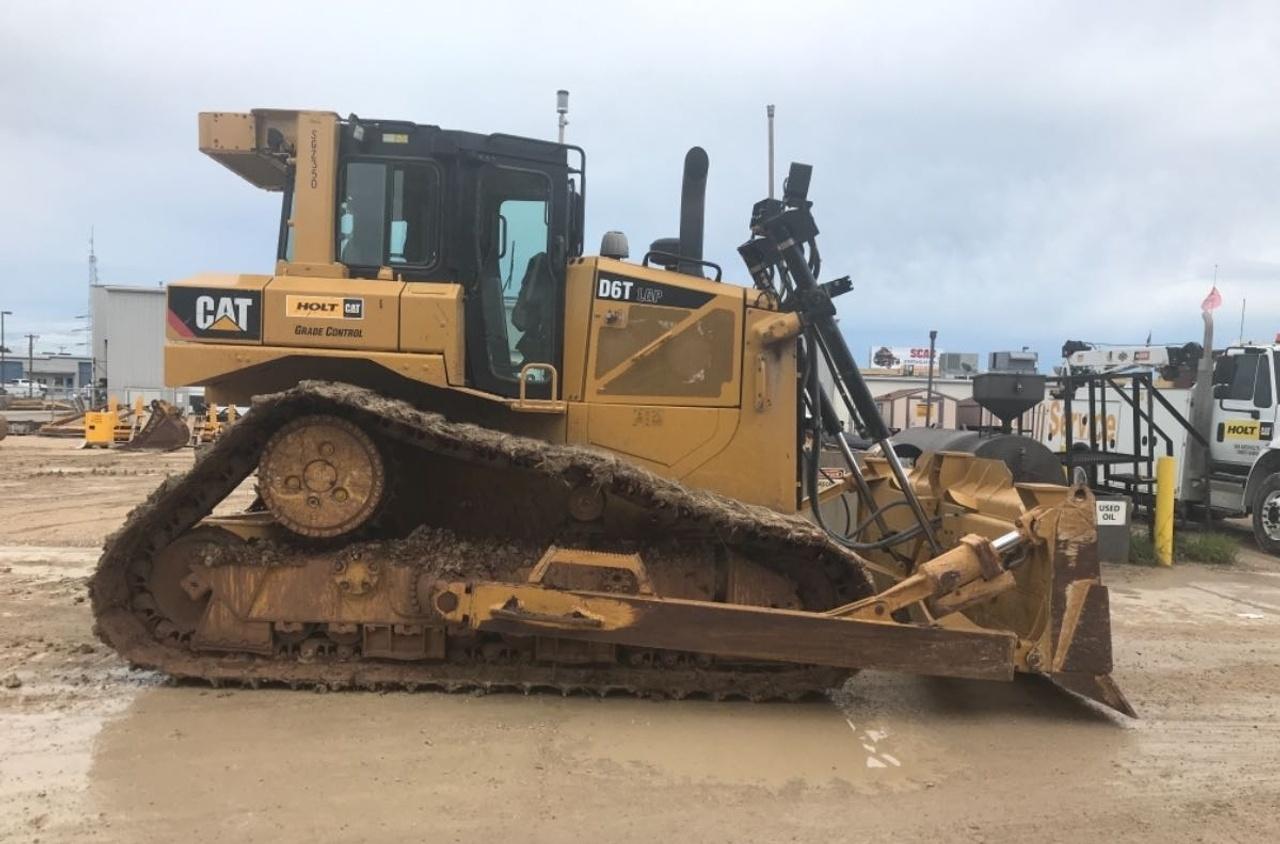 Cat D6T LGP Dozer
