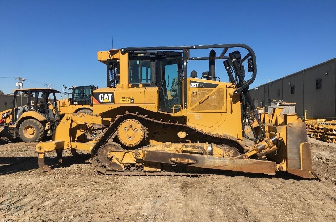 Cat D6T Dozer