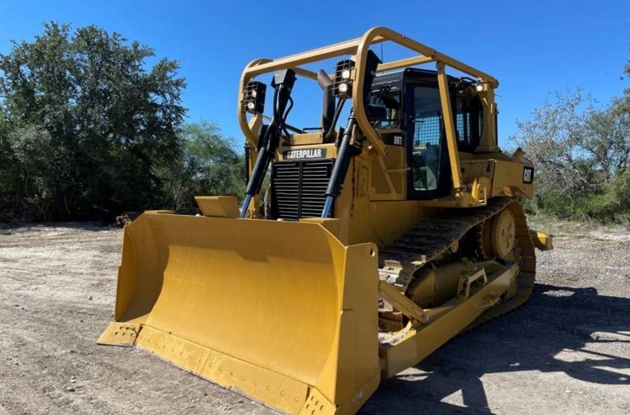 Cat D6T Dozer