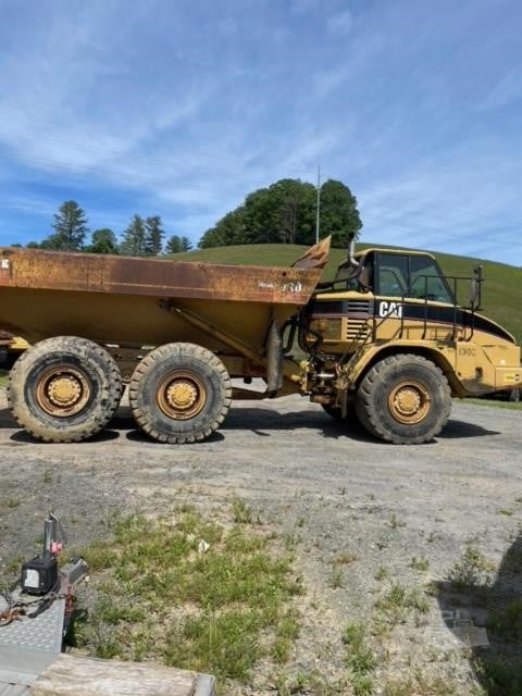 2004 Caterpillar 730