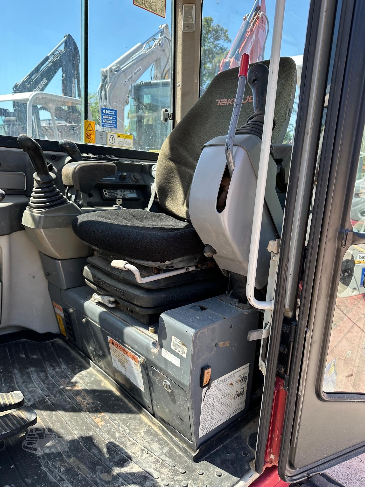 2017 Takeuchi Tb240