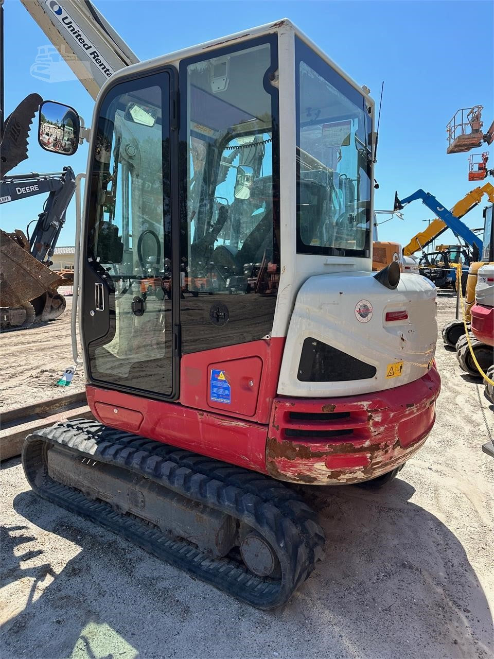 2017 Takeuchi Tb240