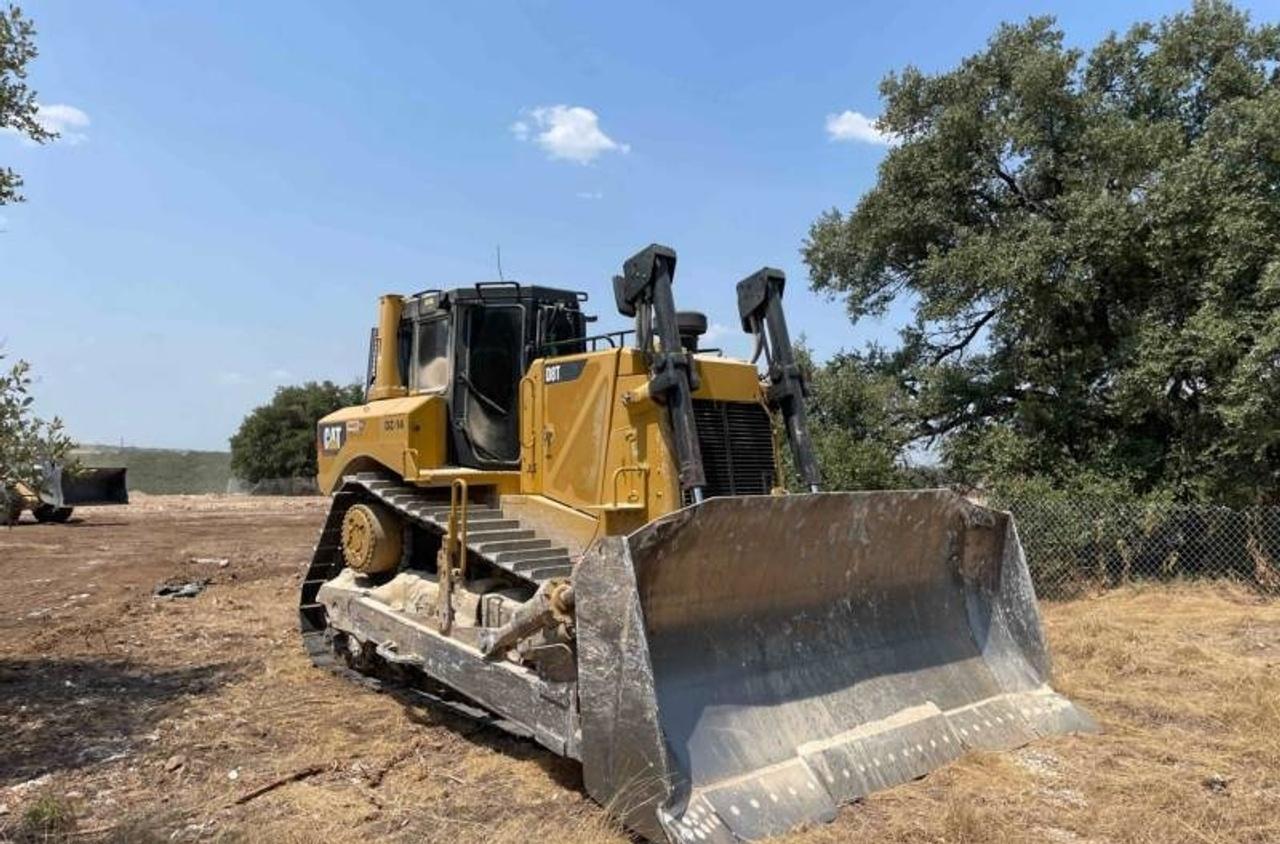 Cat D8T Dozer
