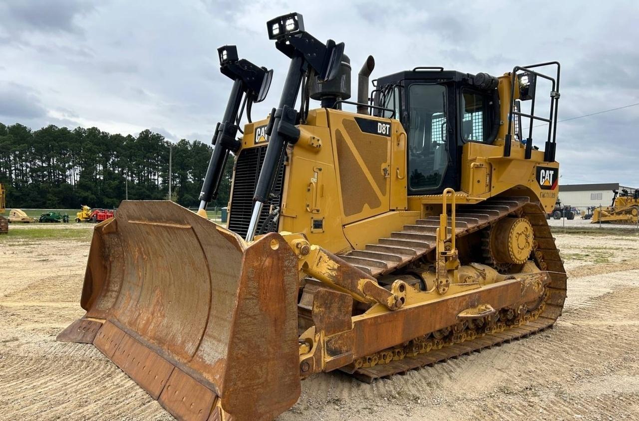 Cat D8T Dozer