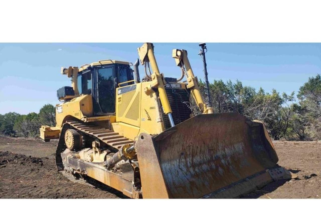 Cat D8T Dozer