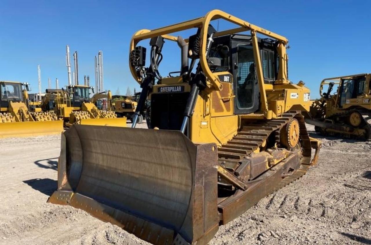 Cat D6T Dozer