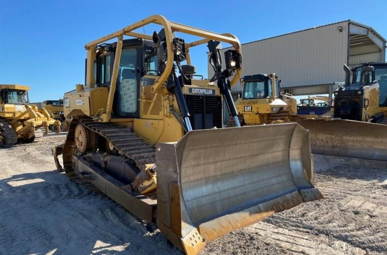 Cat D6T Dozer