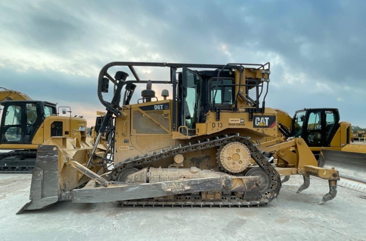 Cat D6T Dozer