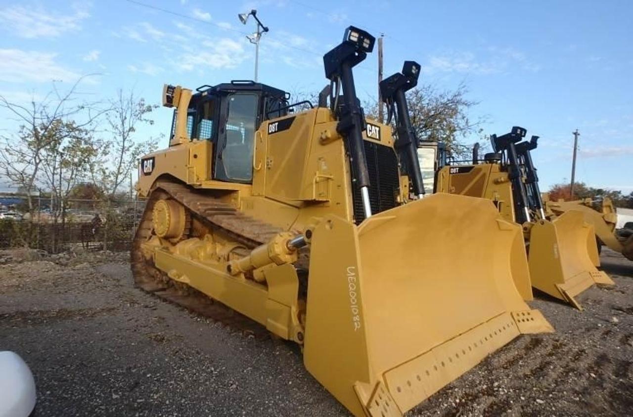 Cat D8T Dozer