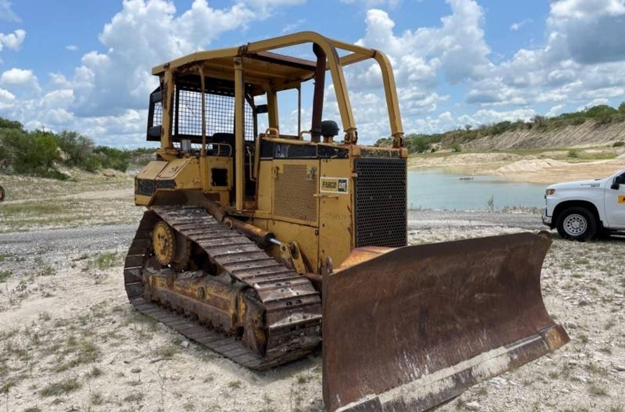 Cat D5MXL Dozer