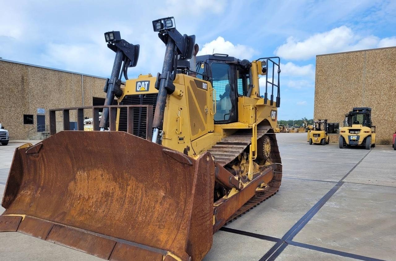 Cat D8T Dozer