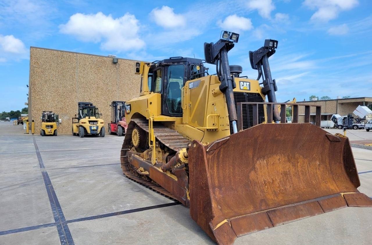 Cat D8T Dozer