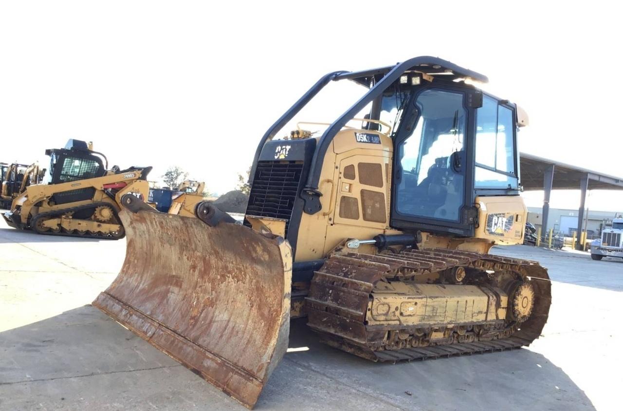 Cat D5K2LGP Dozer