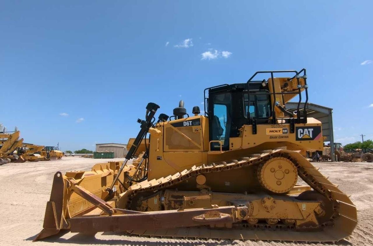 Cat D6T LGP Dozer