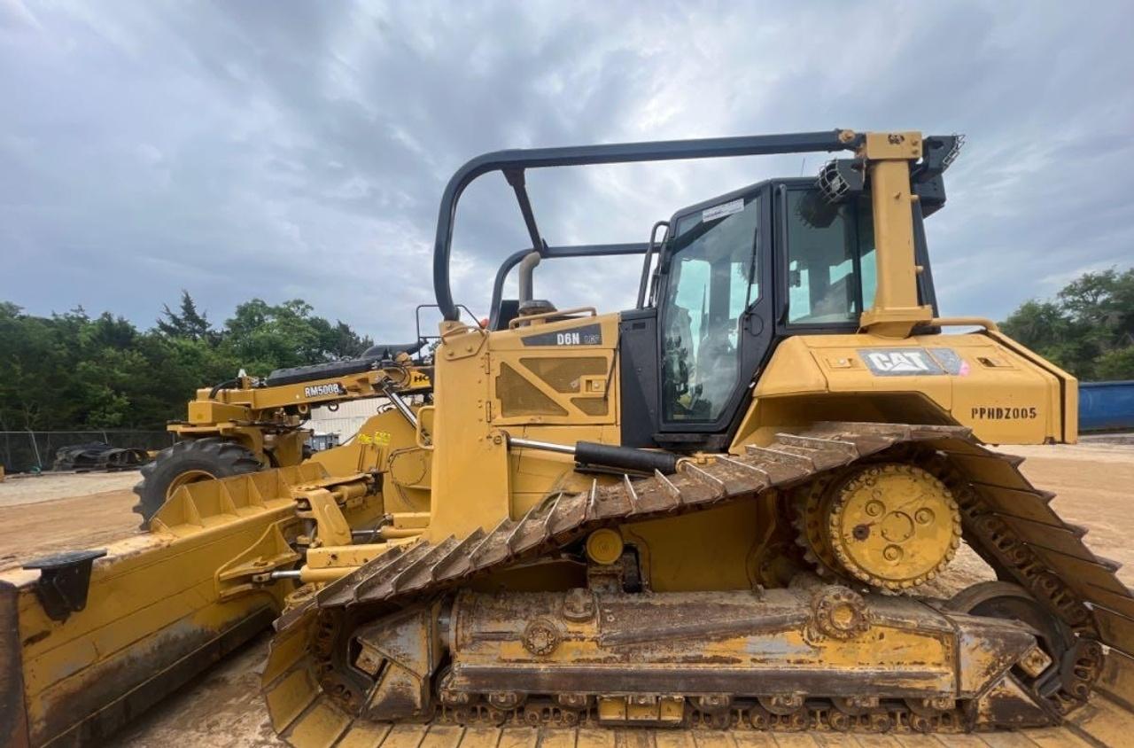 Cat D6N LGP Dozer