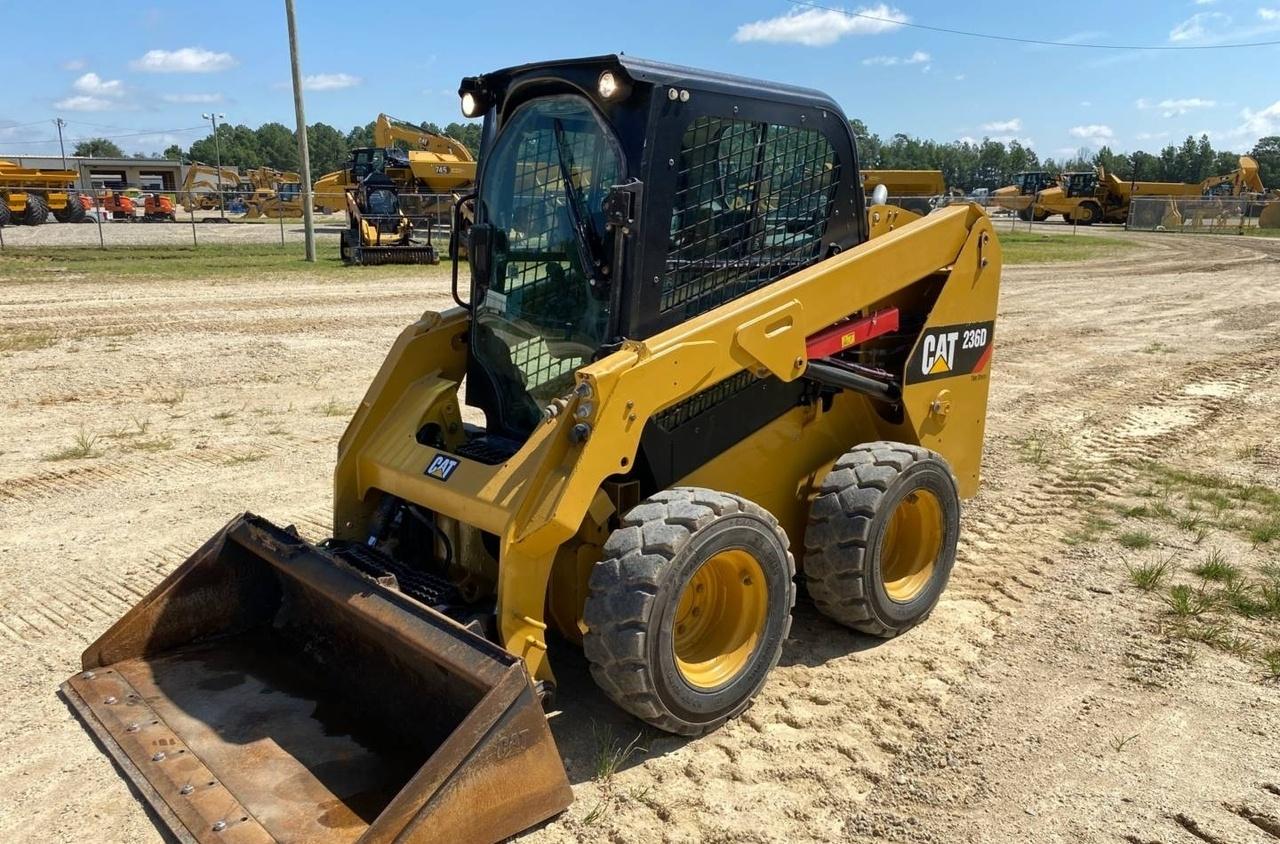 Cat 236D Skid Steer
