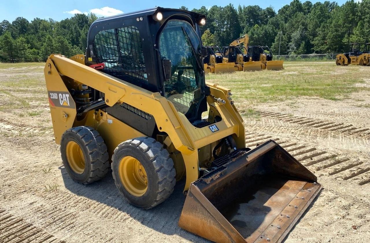 Cat 236D Skid Steer