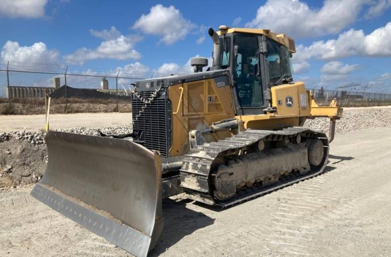 Deere 850K Dozer