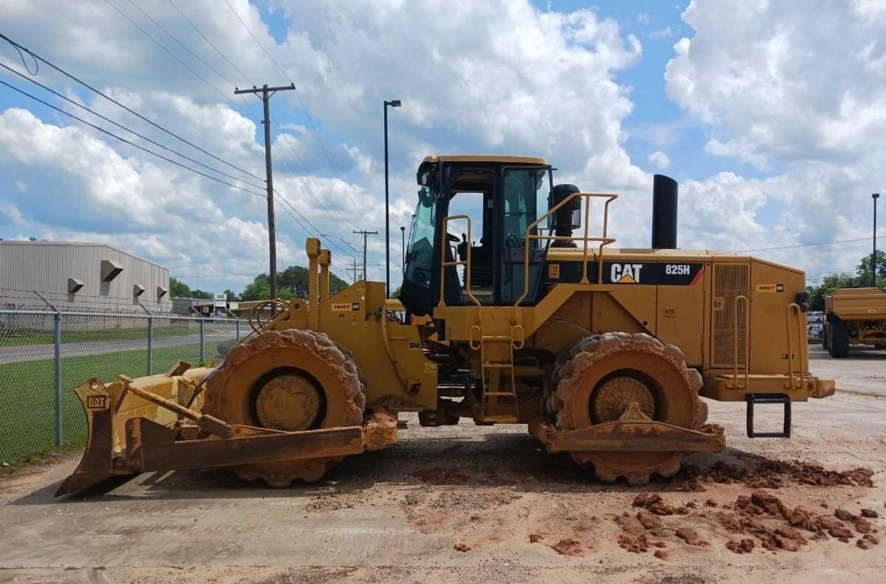Cat 825H Dozer