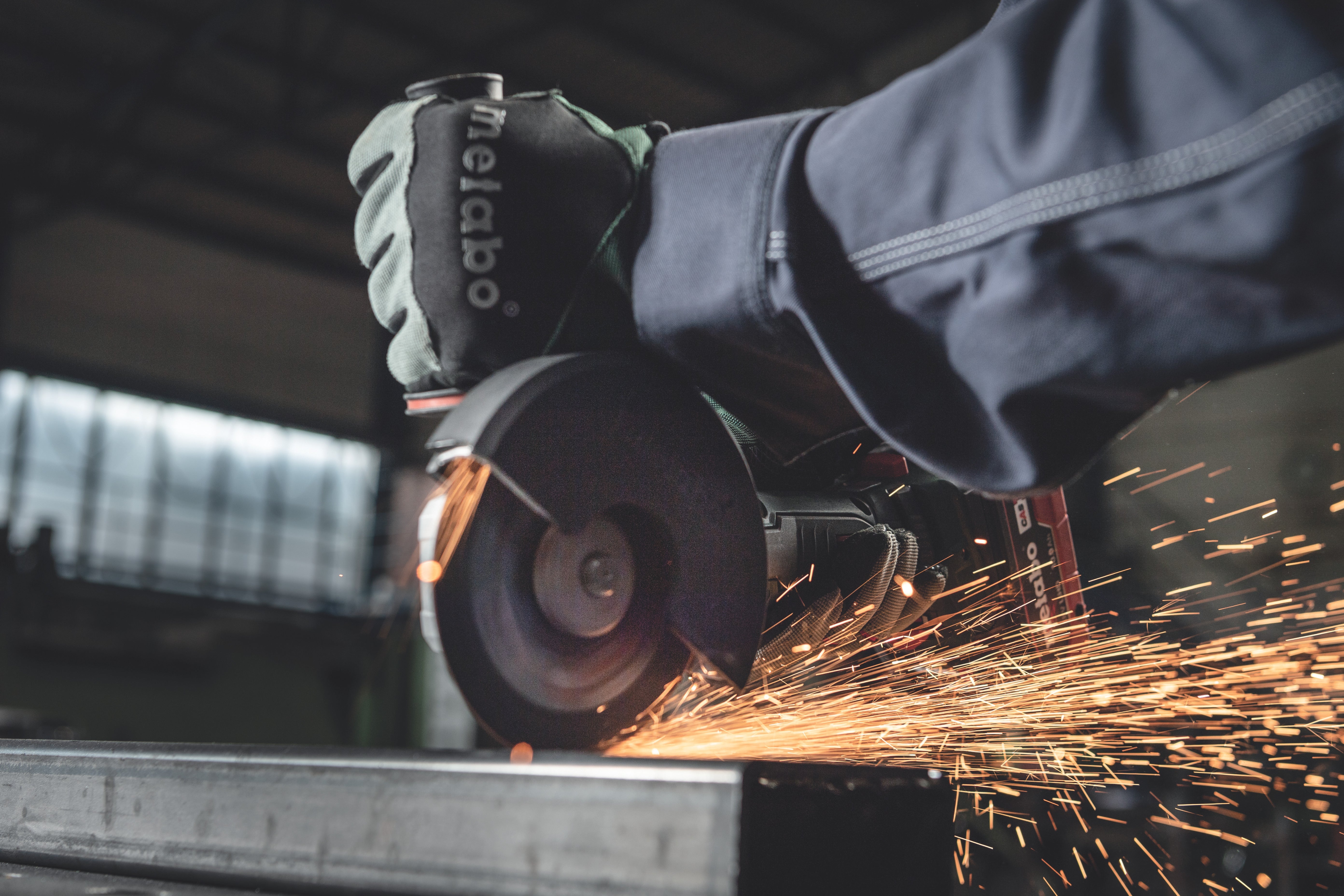 Metabo 613059520 WPB 18 LT BL 11-125 Quick 5.5 Kit 4-1/2” / 5” Brushless Braking Angle Grinder Kit