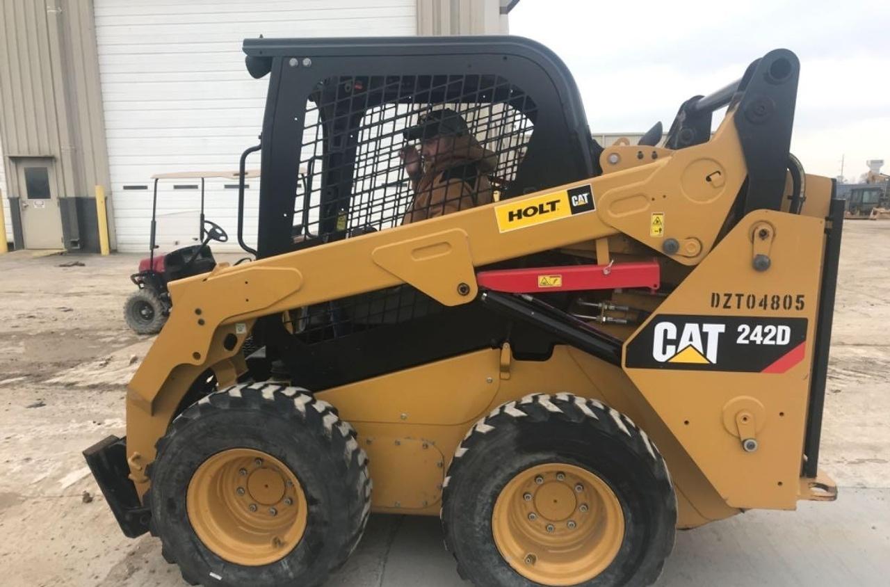 Cat 242D Skid Steer