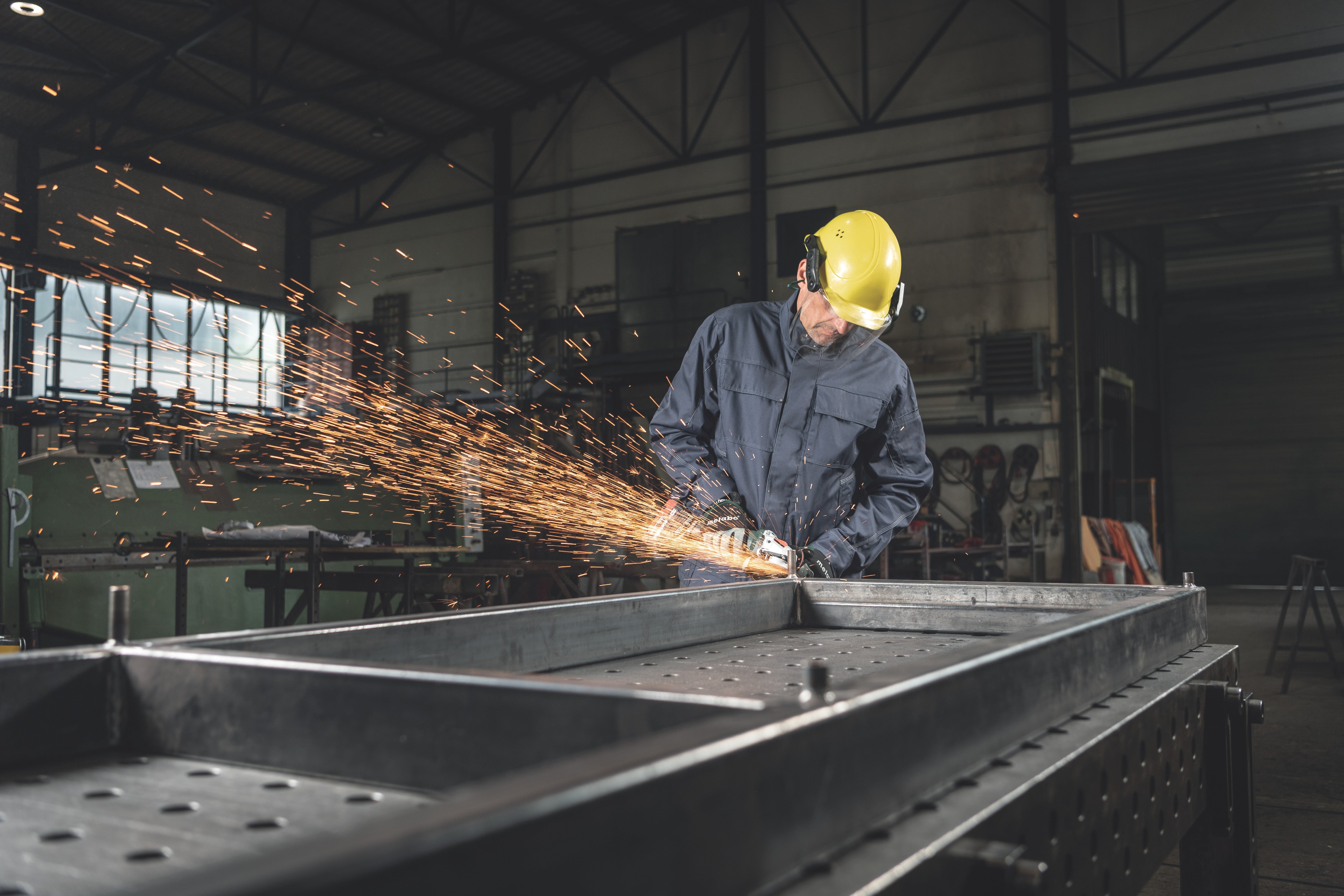 Metabo 613059520 WPB 18 LT BL 11-125 Quick 5.5 Kit 4-1/2” / 5” Brushless Braking Angle Grinder Kit