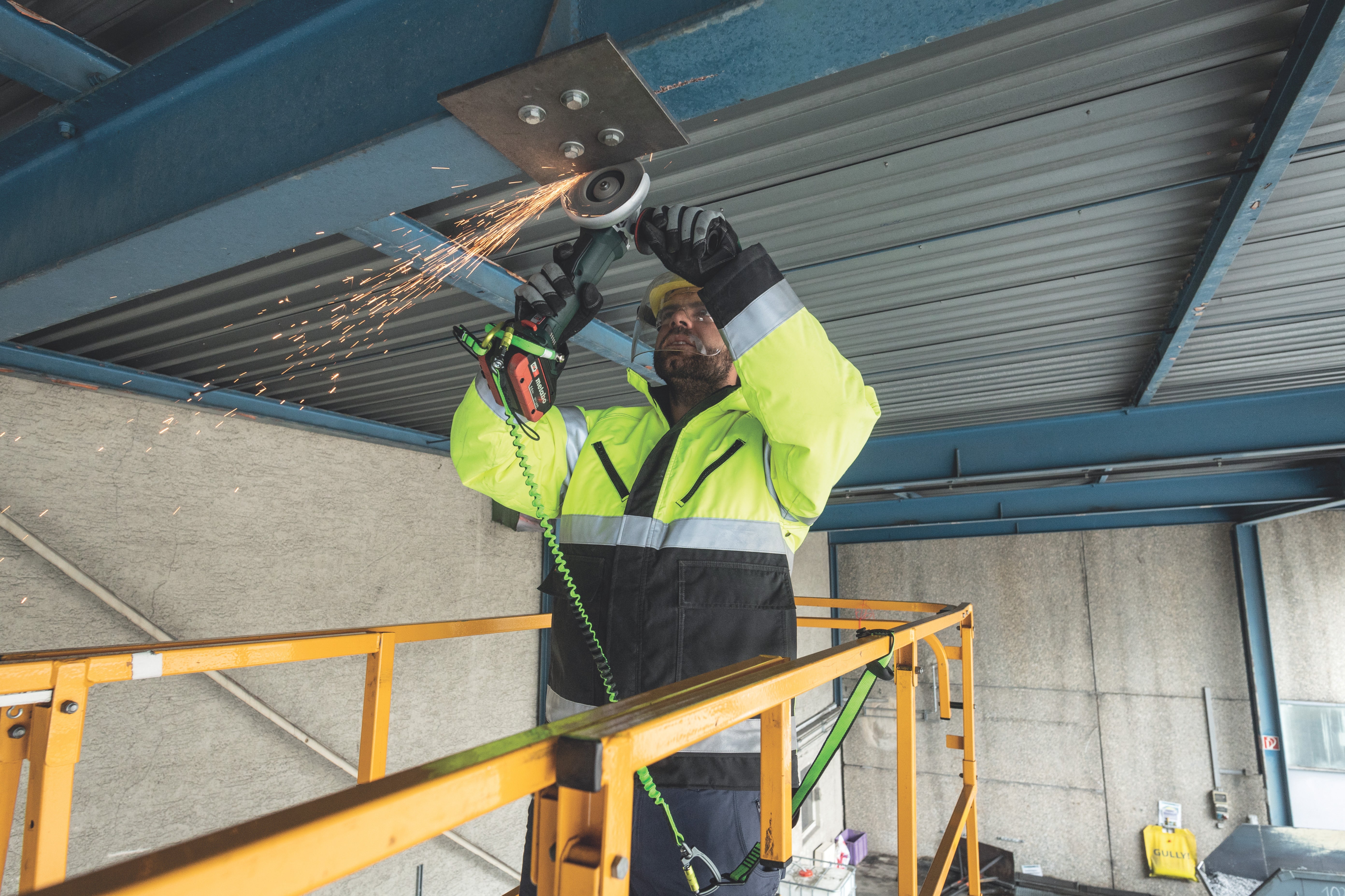 Metabo 613059520 WPB 18 LT BL 11-125 Quick 5.5 Kit 4-1/2” / 5” Brushless Braking Angle Grinder Kit