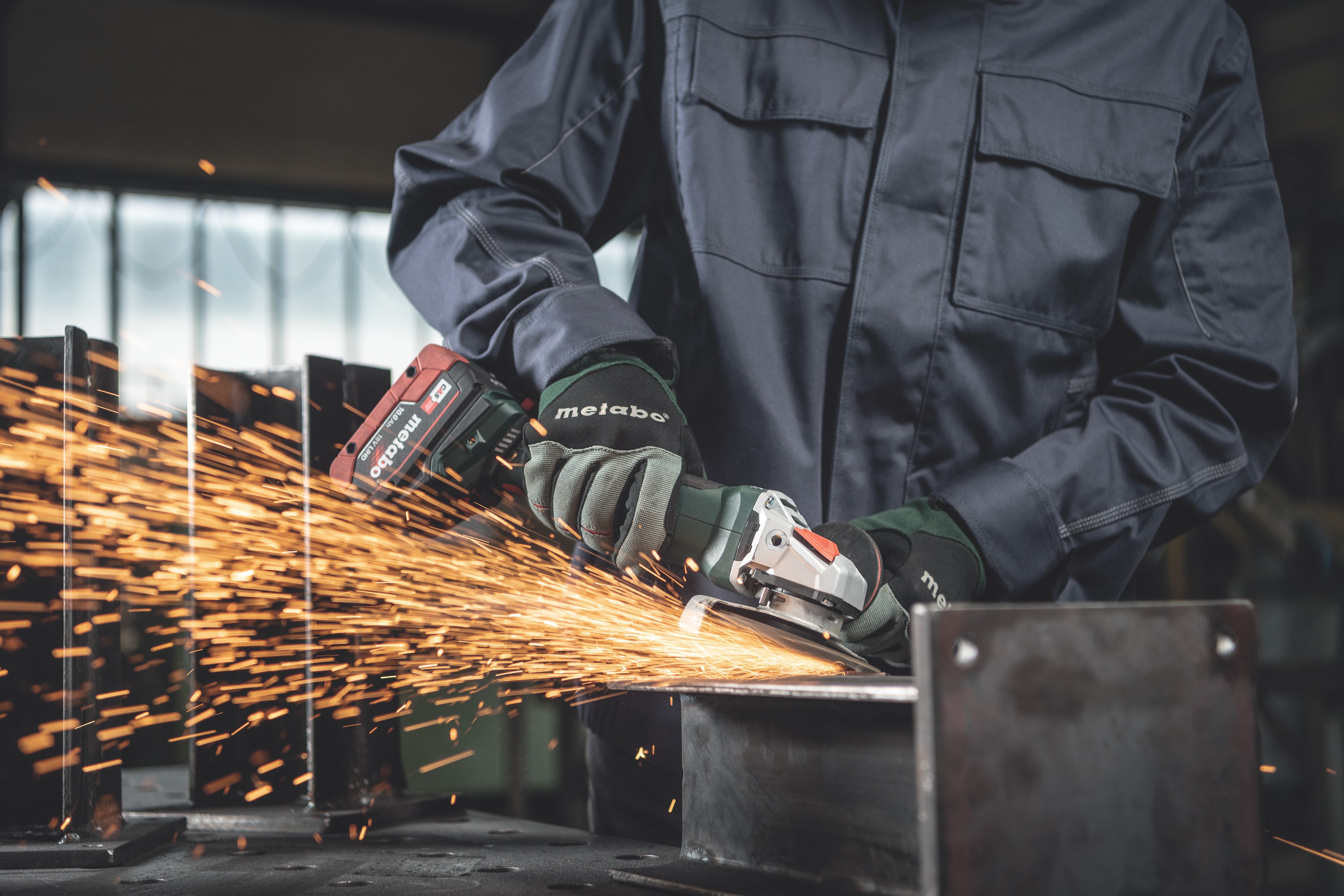 Metabo 613059520 WPB 18 LT BL 11-125 Quick 5.5 Kit 4-1/2” / 5” Brushless Braking Angle Grinder Kit