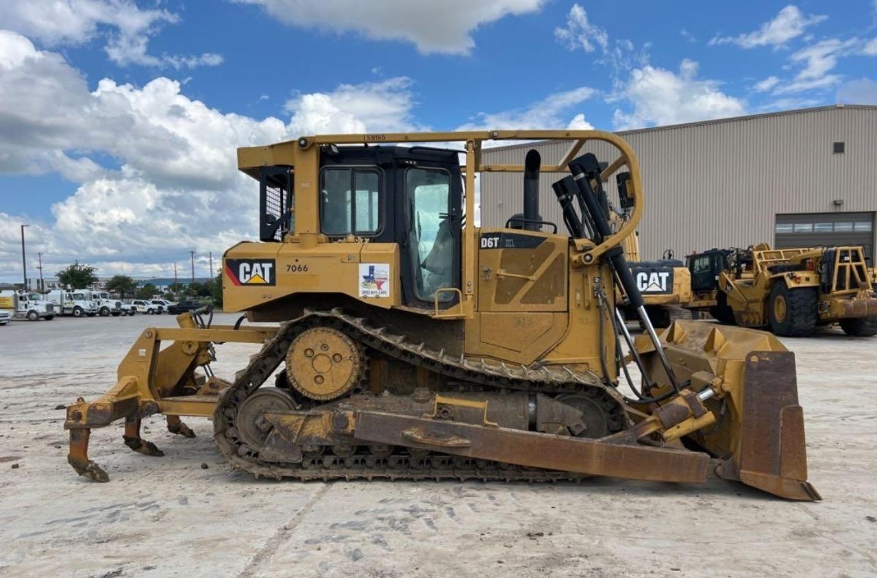 Cat D6T XL Dozer