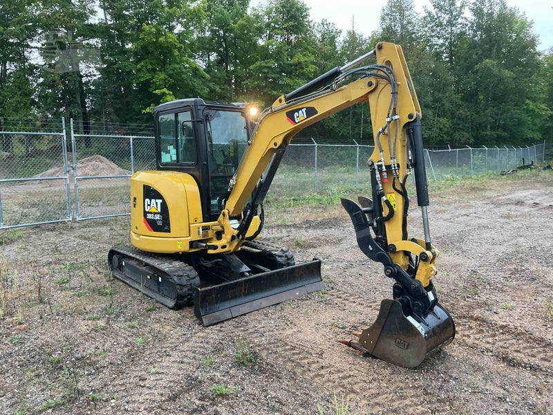 Caterpillar 30350 Cr Mini Excavator