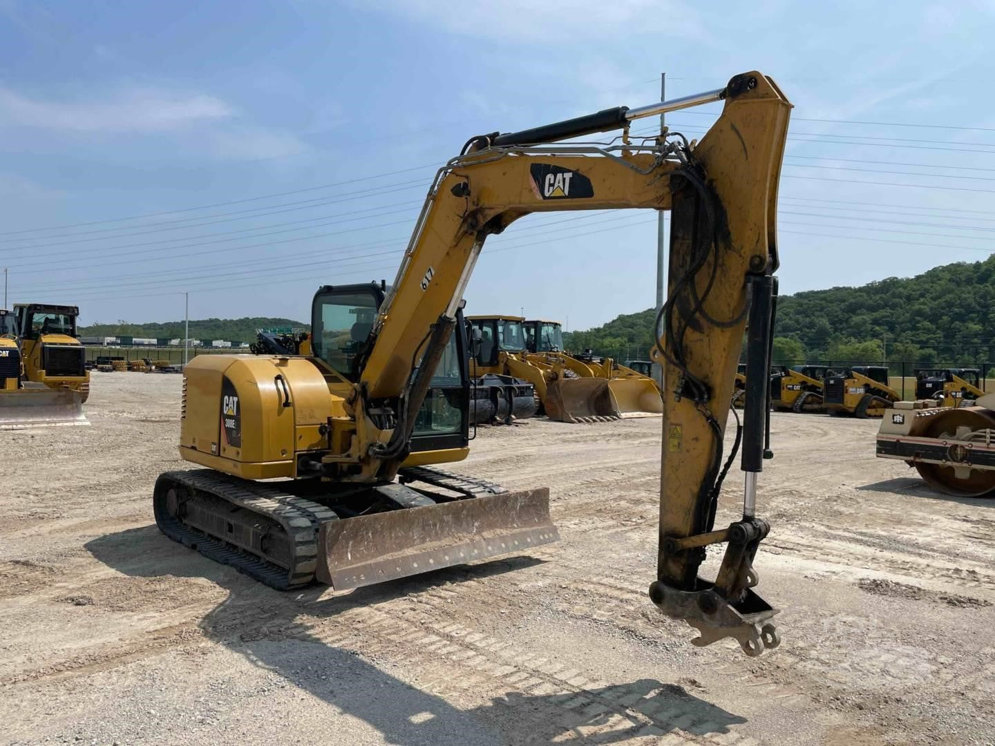 Caterpillar 30800 CR Excavator