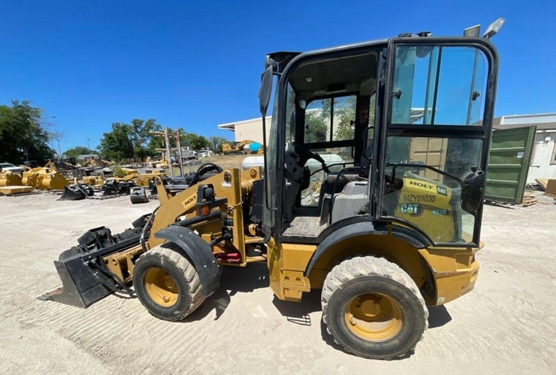 Cat 903D Cab Excavator