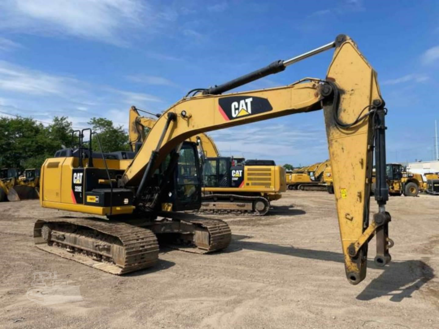 Caterpillar 320EL Excavator