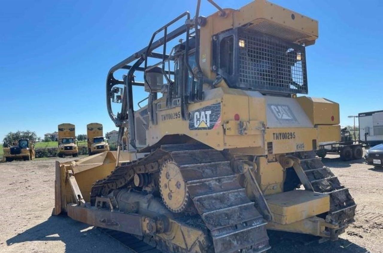 Cat D6T Dozer