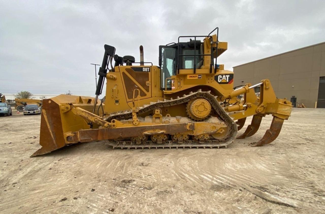Cat D8T Dozer