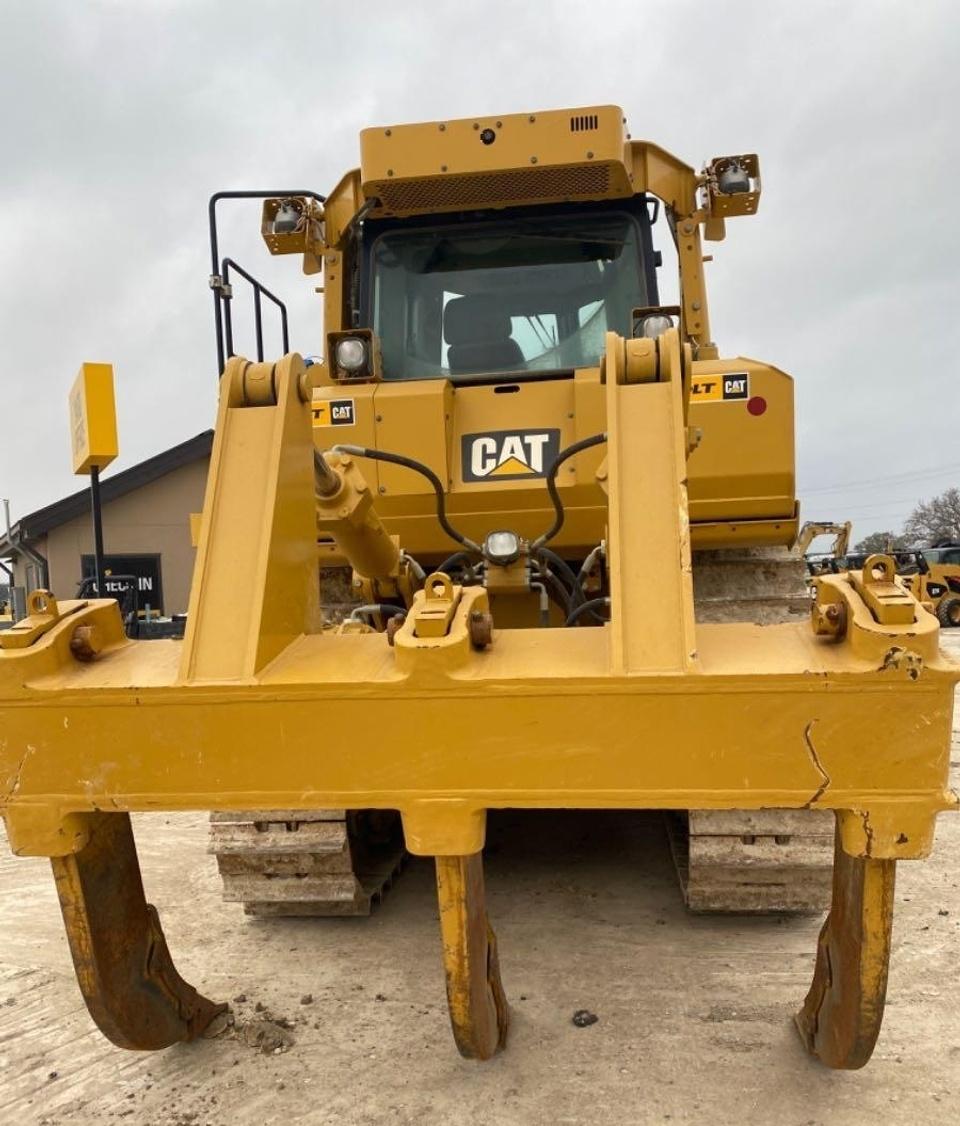 Cat D8T Dozer