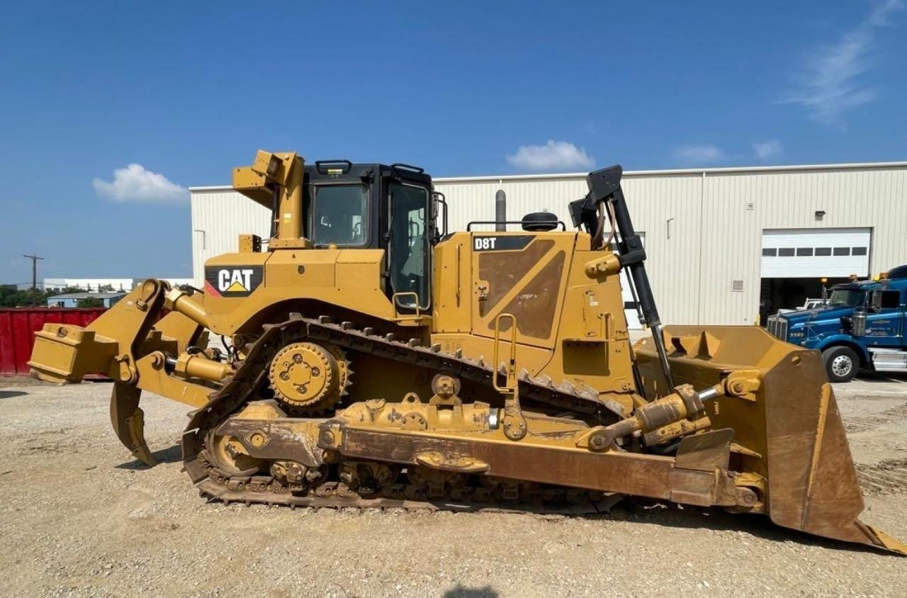 Cat D8T Dozer