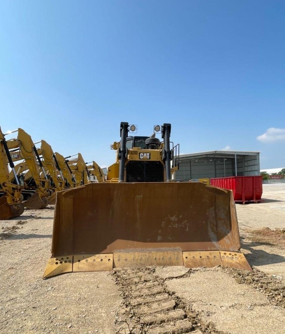 Cat D8T Dozer