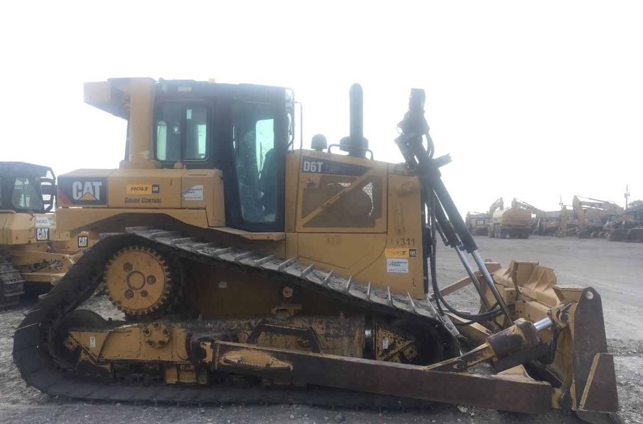 Cat D6T LGP Dozer