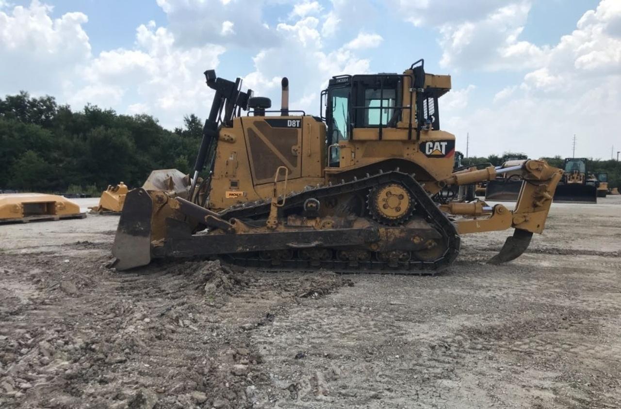 Cat D8T Dozer