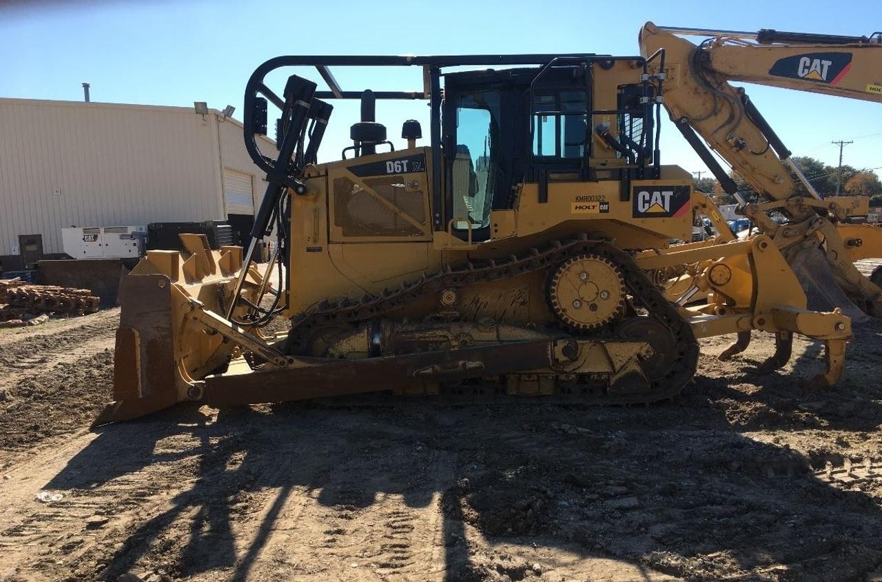 Cat D6T Dozer