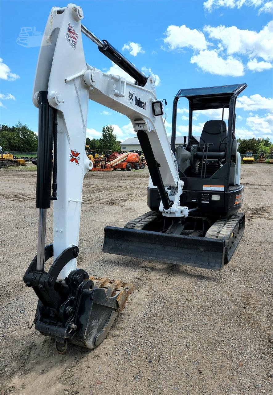 thumbnail image 2 of Bobcat E32 Mini Excavator Decal Kit – 7-Year Outdoor 3M Vinyl 2 of 3