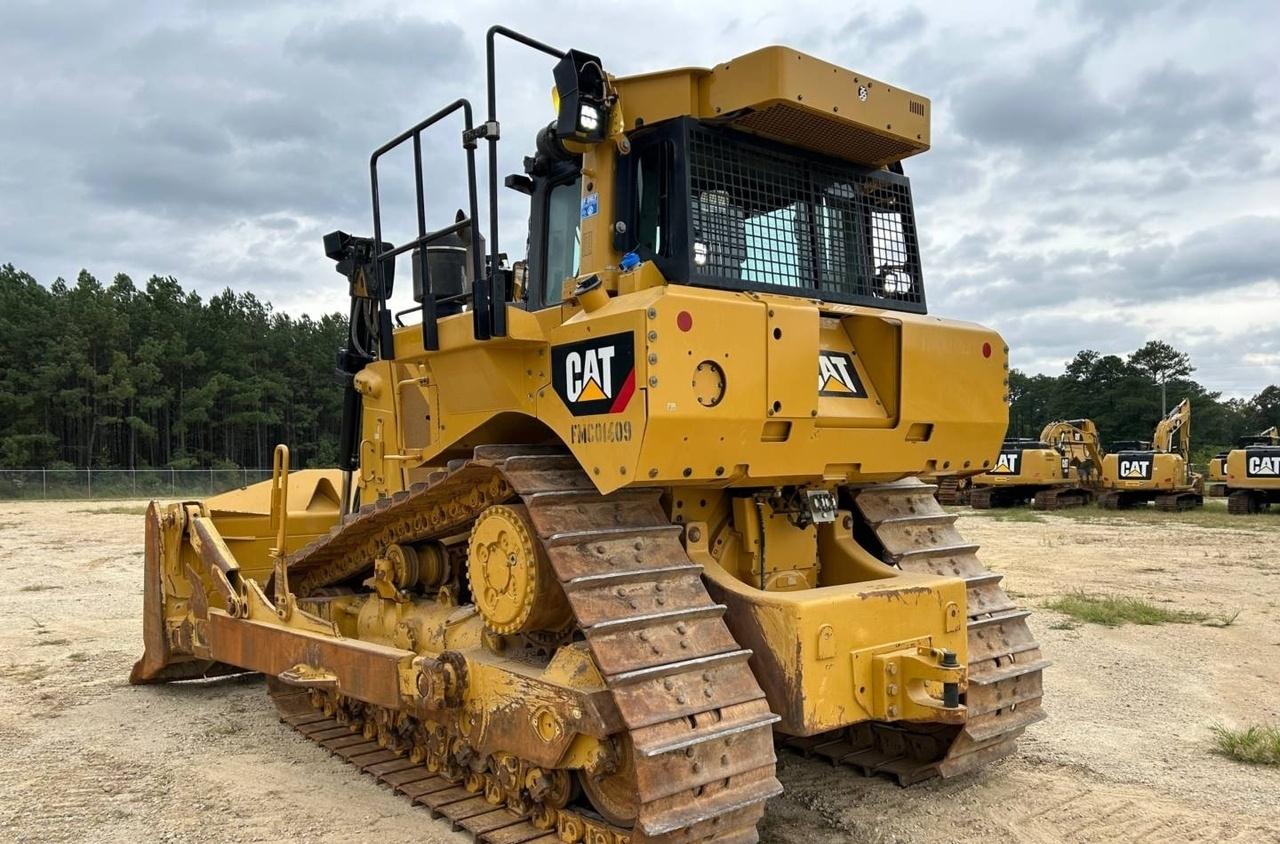 Cat D8T Dozer
