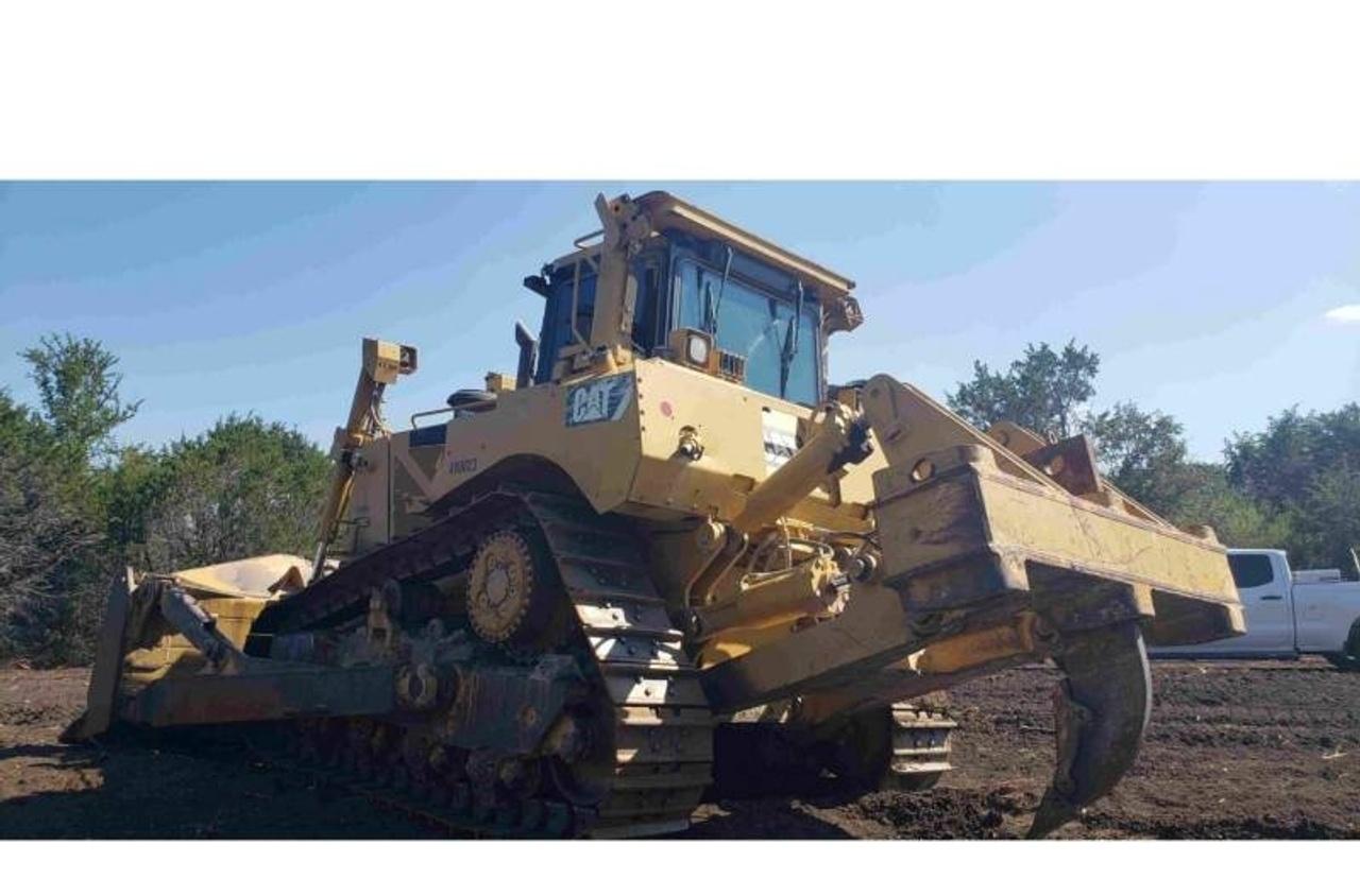 Cat D8T Dozer
